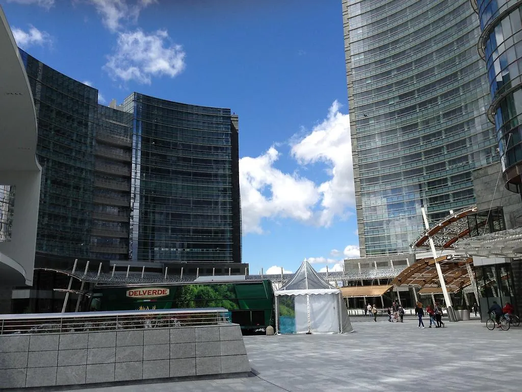 Apartamento Kibilu - Via Confalonieri - Stazione Garibaldi - Zona Isola Milão