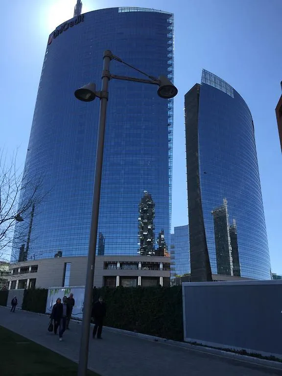 Kibilu - Via Confalonieri - Stazione Garibaldi - Zona Isola Milão Itália